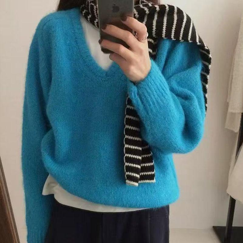 Women's V-Neck Loose Knit Pullover Sweater - Korean Autumn/Winter Style