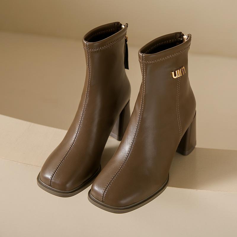 Fashion Short Boots Women 2024 Autumn and Winter New British Style Women s Shoes Square Fashion Thick with Women Back Zipper Boots 35 коричневый 3756₽