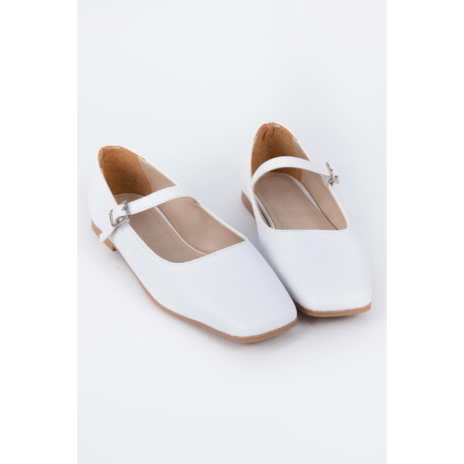 

Women s White Color Daily Ballet Flats 35