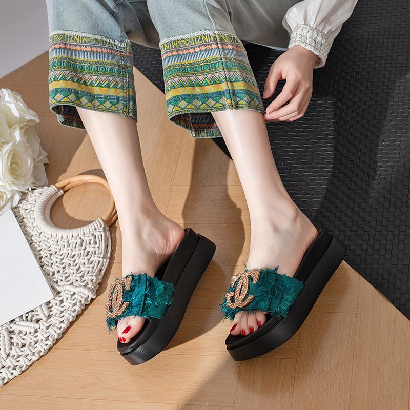 

Кожаная версия~ крутые шлепанцы на толстой подошве женские летние модные универсальные 2025 новая подошва-маффин нескользящая отпускной ветер 44 зелёный