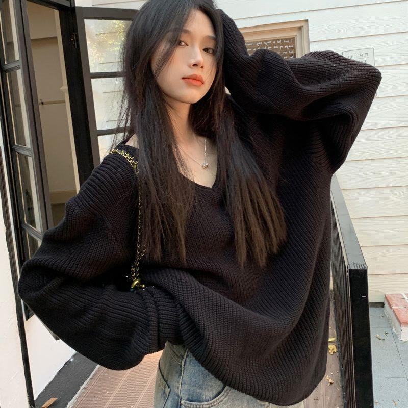 Women's Black Loose Collar Sweater - Lazy Style Pullover, Knitted Long Sleeve Top for Autumn and Winter.