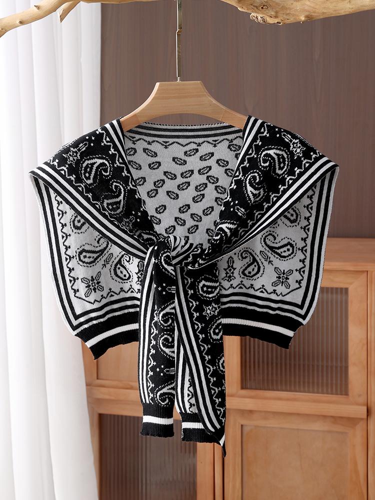 Black And White Striped Square Knitted Shawl, Double-Sided Jacquard Shoulder Guard False Collar, Paired With A Shirt And A Coat