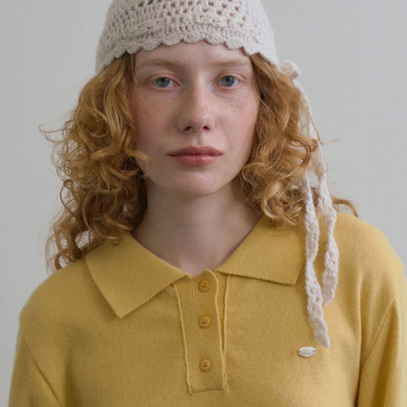 TINKNIT Virkad ribbstickad mössa_kräm/kol