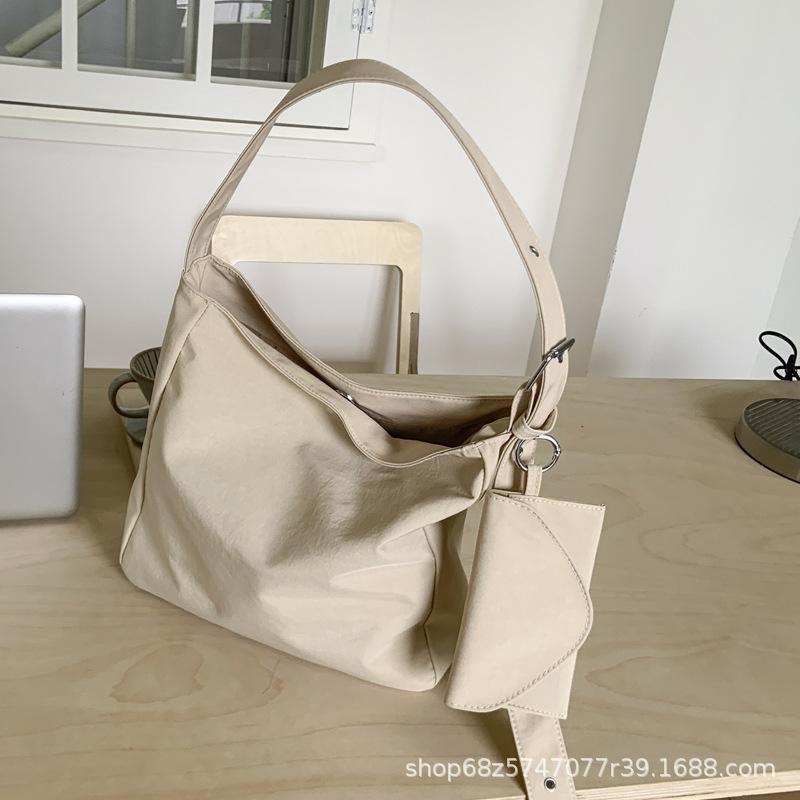 Simple Casual Canvas Bag Large Capacity Japanese and Korean Tote Bag Women's Bag 2025 New Fashionable and Lightweight Shoulder Messenger Bag