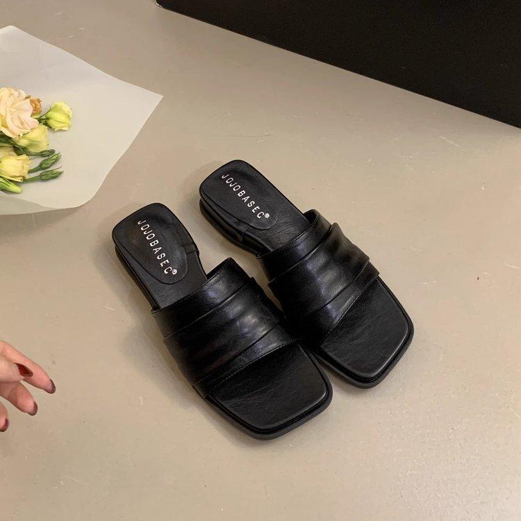 Slope heel cool slippers female 2025 summer new retro niche fairy one-word drag French square head thick-soled slippers female