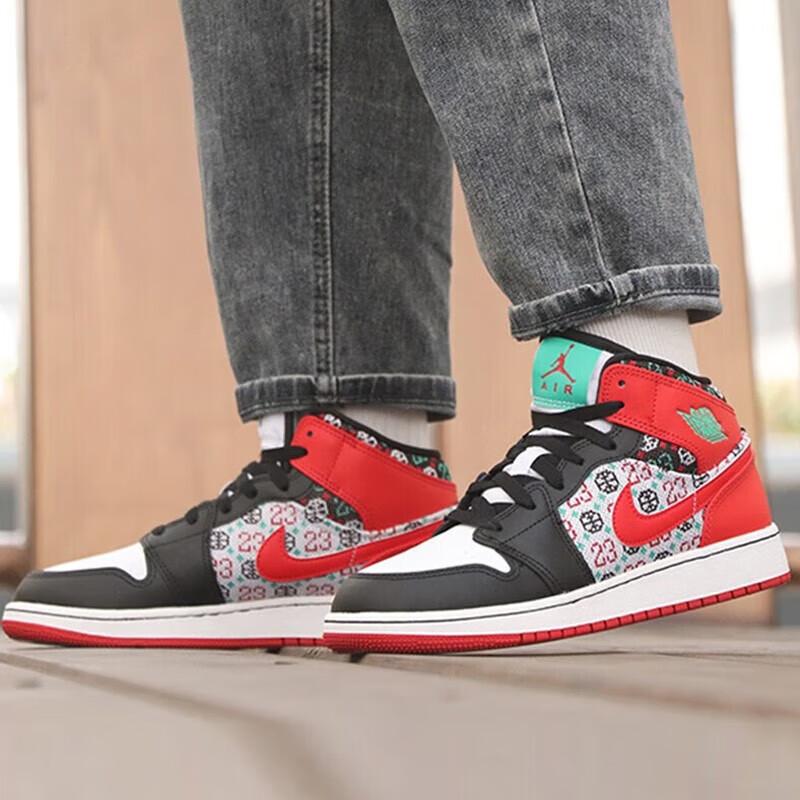 Jordan 1 Mid SE Suéter de Natal Feio GS DM1208-150