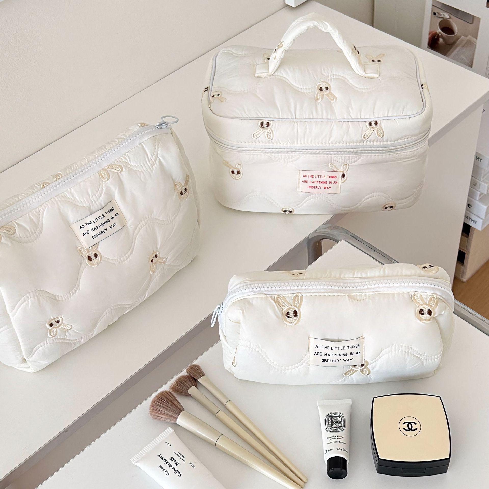 

Большая косметичка с бантом в корейском стиле: Просторный, Портативный Дорожный Органайзер для Туалетных Принадлежностей и Косметики для Девочек Large