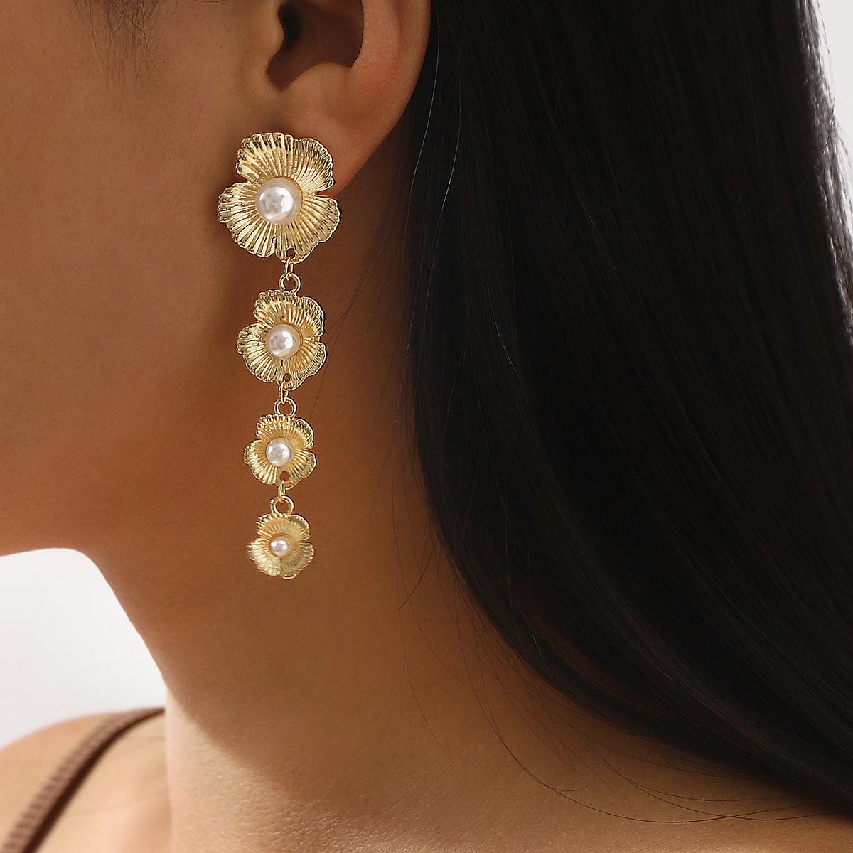 

Модные серьги-подвески для женщин золотой