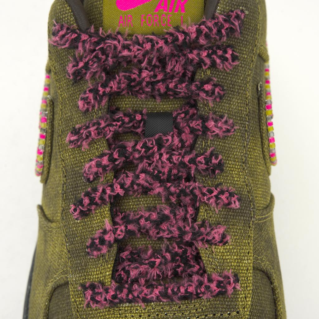 Nike נעלי סניקרס לגברים Air Force 1 Low 07 QS Boucle Desert Moss צבעוניות ורוד עז-מידווסט-זהב-ברוק-חום-שחור-אנתרציט IO4474-300