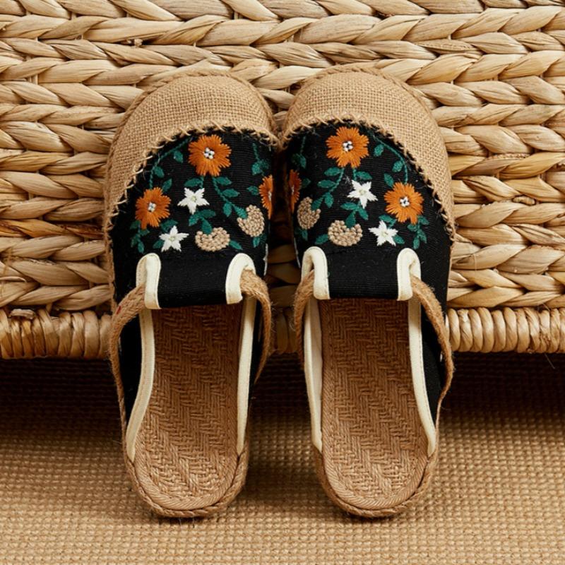 Ethnic Style Embroidered Shoes Flat Heel Low Top Ladies Cloth Shoes Embroidered Temperament Elegant Hanfu Shoes