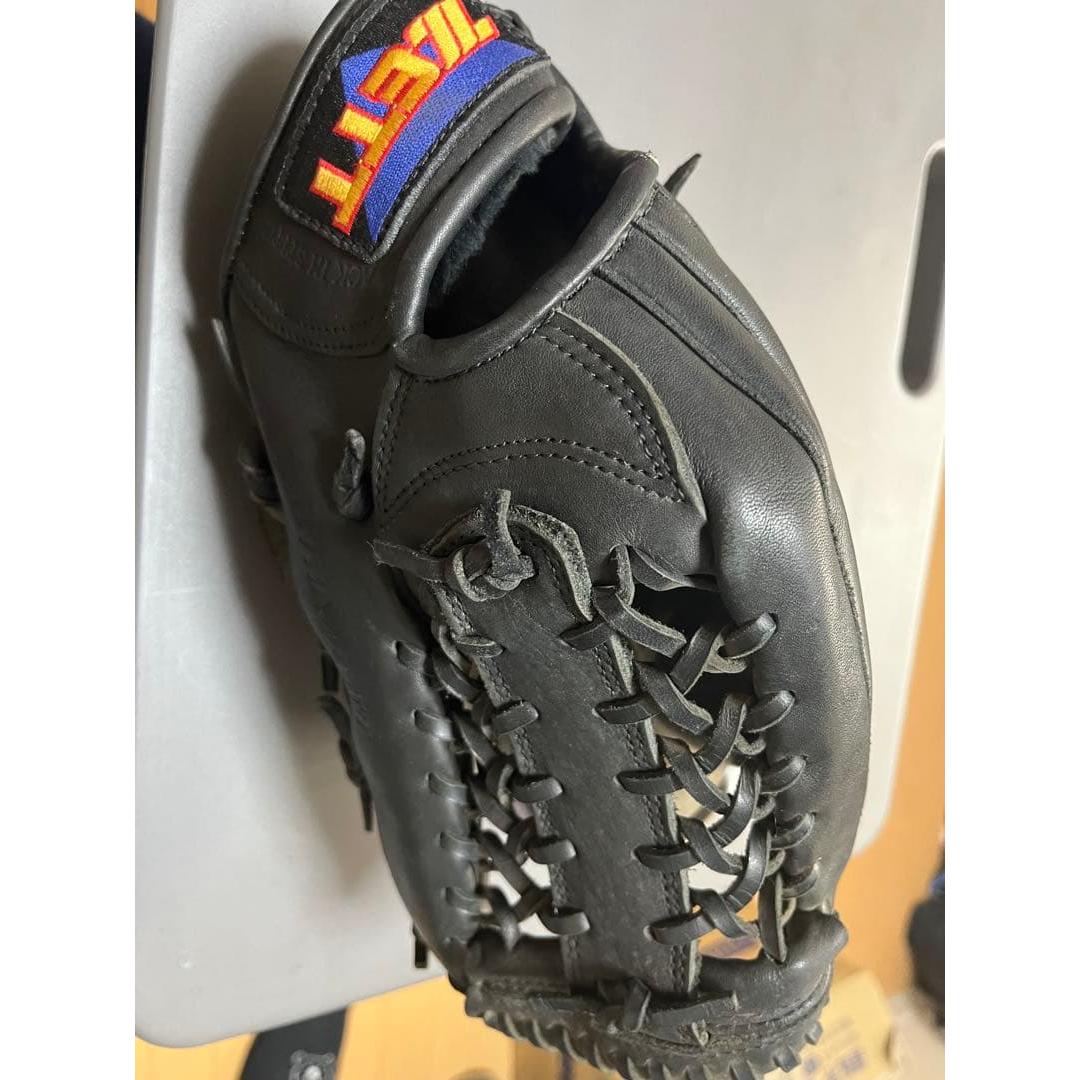 Used ZETT custom gloves black leather