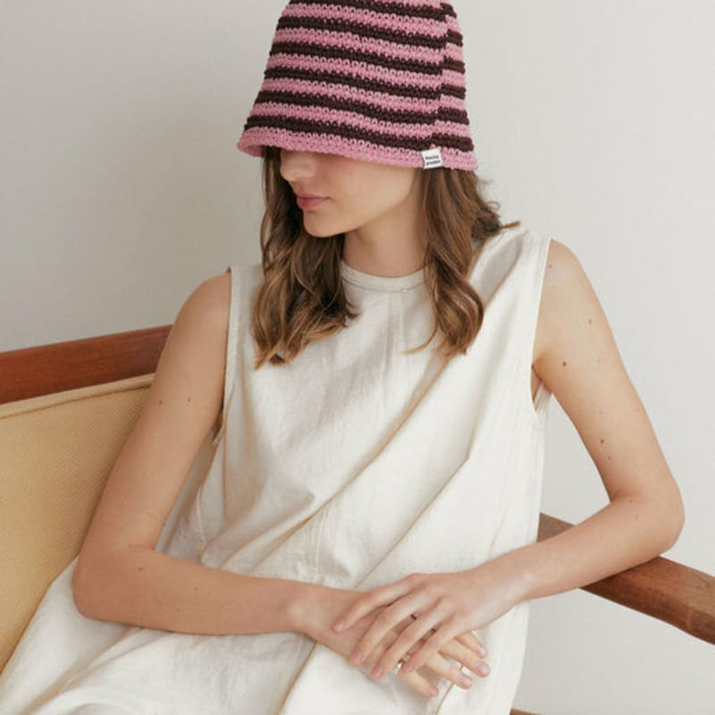 TAŃCZĄCA BABCIA CZAPKA BABCI : ROLL RÓŻOWY