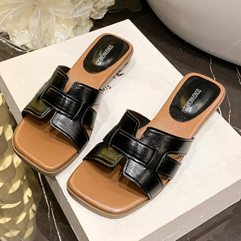 Versatile summer white outer slippers girl 2025 new niche fashion woven beach one-word drag fairy sandals