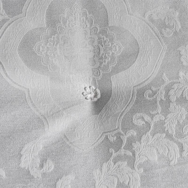 All-Season Jacquard Silk-Filled Duvet