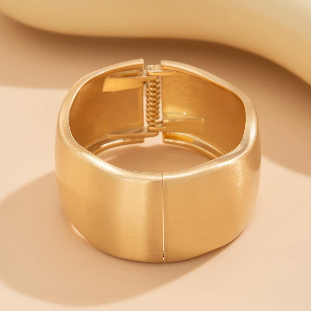 

New Punk-Style Women s Bracelet Wide Spring Buckle Bracelet Irregular Metal Bracelet Fashionable Women s Jewelry Accessory