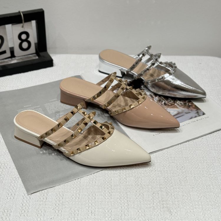French pointed rivets with skirt cool slippers women's 2025 summer new wear thick heel patent leather bag head half slippers