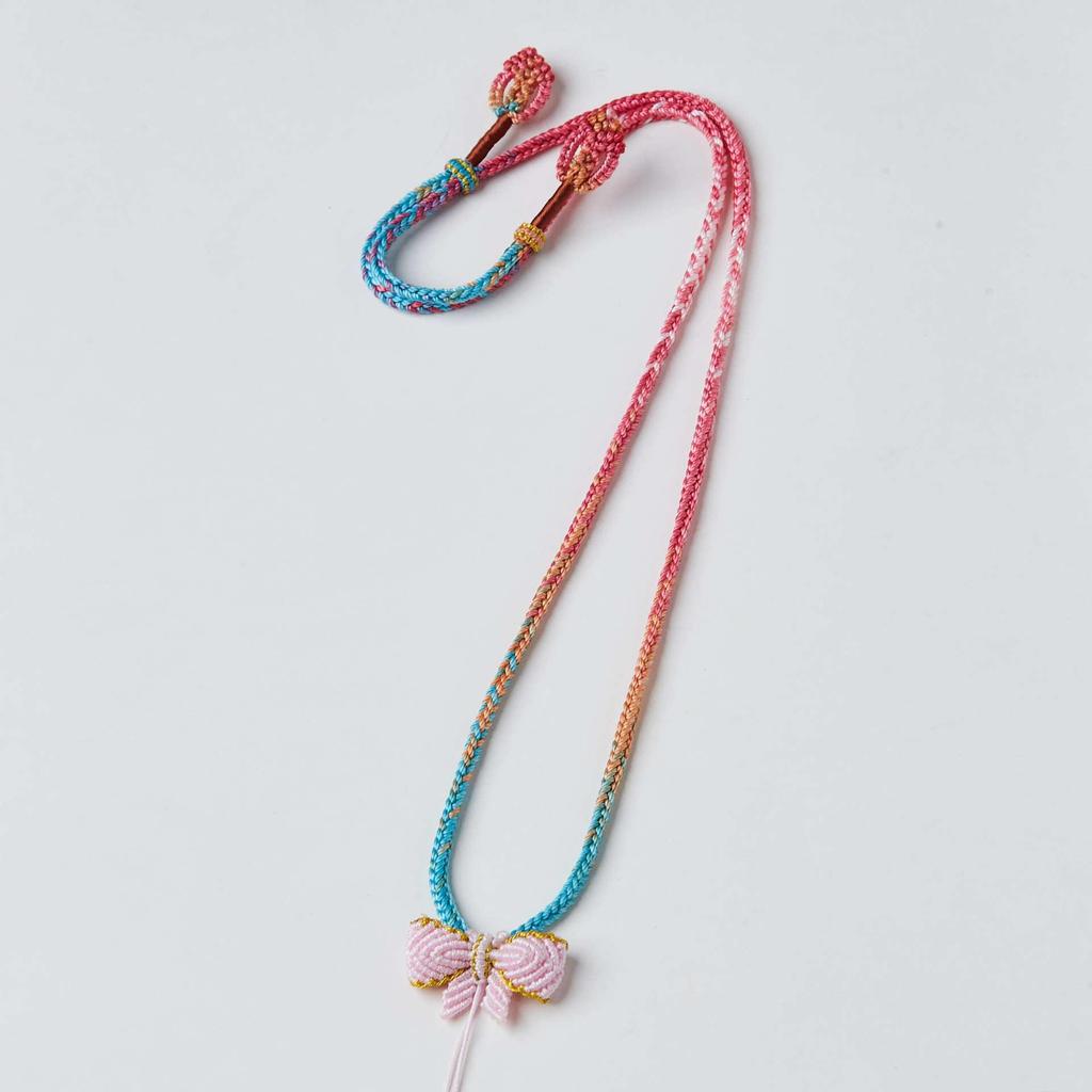 Handgefertigte feine geflochtene Stoffschleifenkette mit Anhänger für Damen