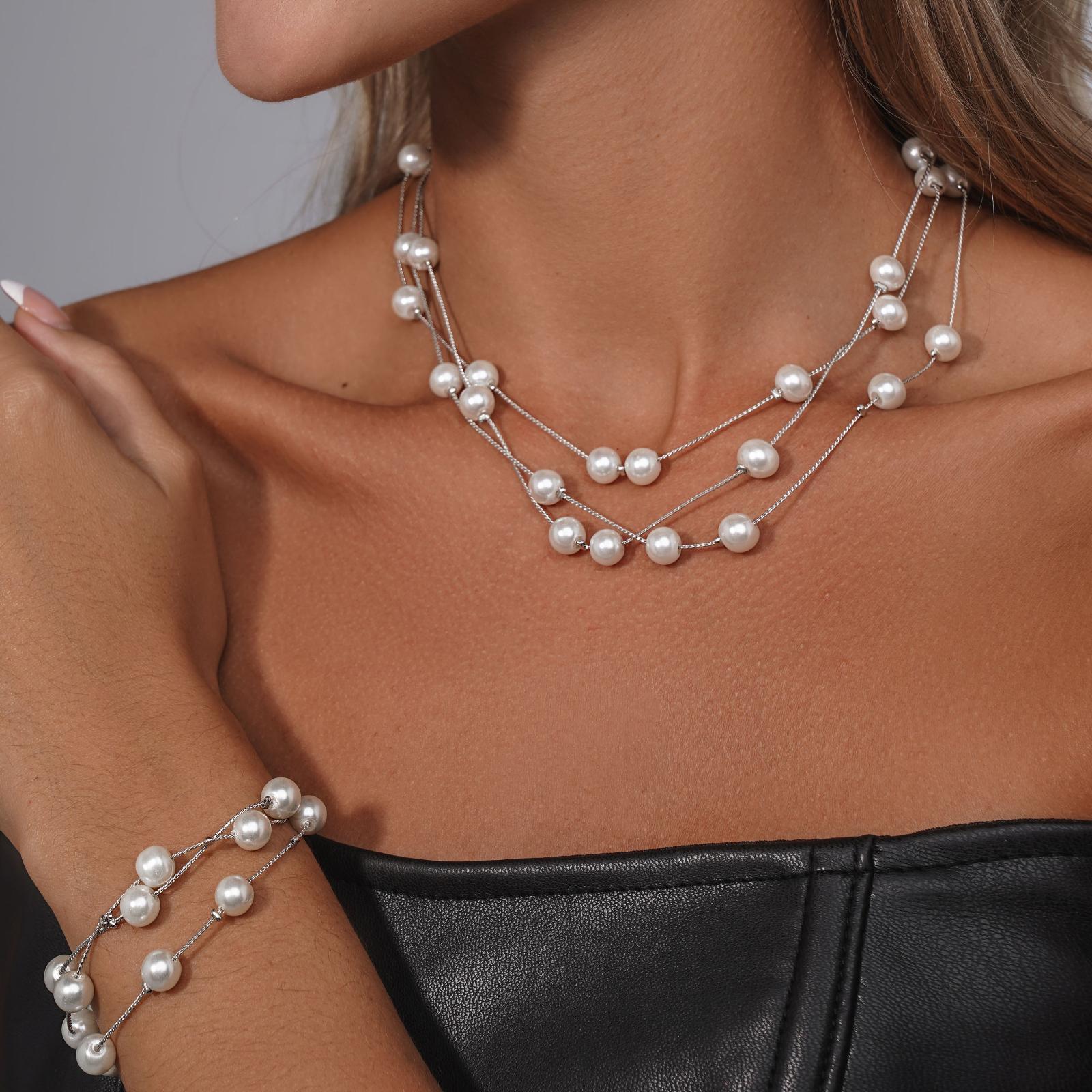 

Елегантний і стильний набір з трьох предметів: намисто, сережки та браслет; Універсальні французькі аксесуари. One Size