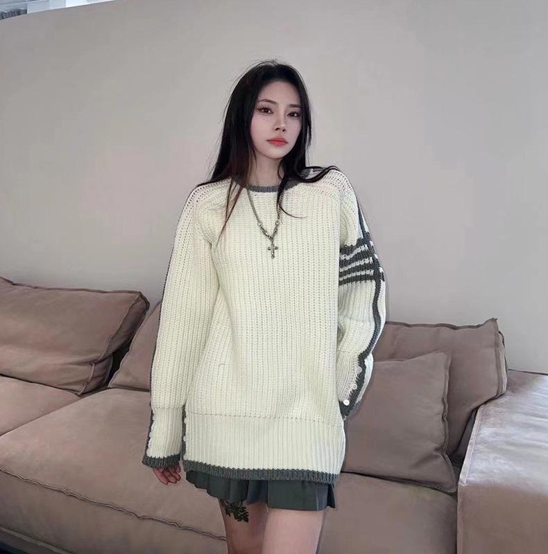 Unisex Chunky Knit Pullover: Four-Bar White-Edged Round Neck Sweater for Autumn & Winter