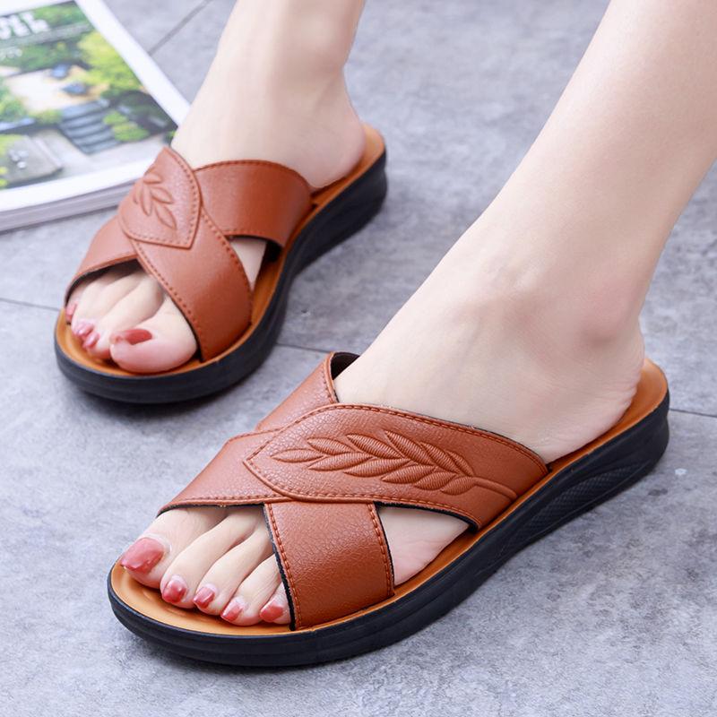 

Женские сандалии с декором в виде листьев, повседневные шлепанцы на платформе с мягкой подошвой, нескользящие летние шлепанцы 40