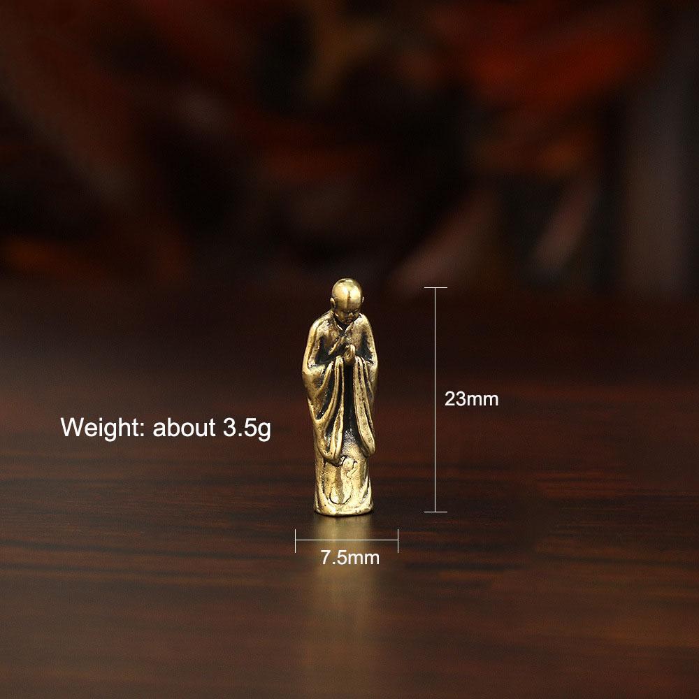 Figurines miniatures de moines en laiton Ornements de bureau pour micro-paysage Statue de Bouddha miniature rétro Accessoires d'artisanat pour la décoration de la maison