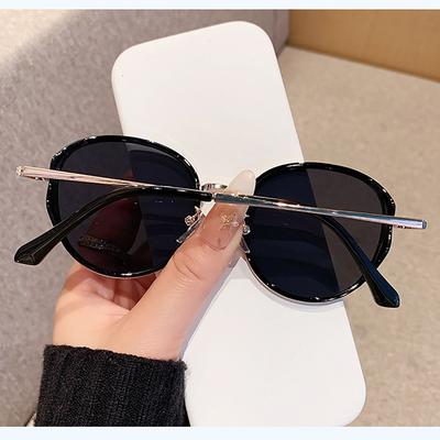 Vintage Round Sunglasses Women Black Large Frame Sun Glasses Metal Detail UV400 Fashion Eyewear Summer Beach Driving Goggles