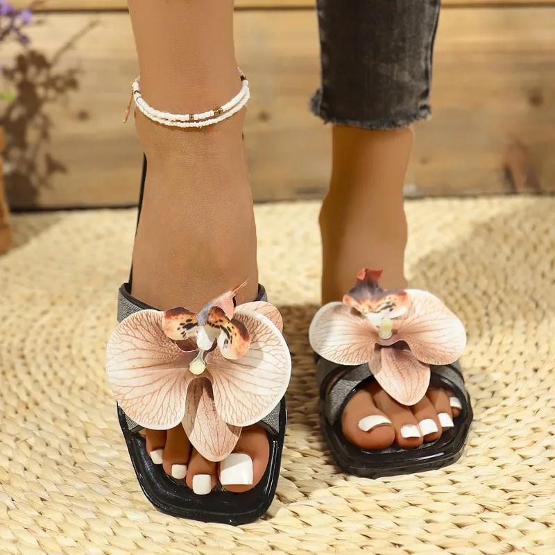 Fashion 2025 New Summer New Women Slippers Fashion Flower Sandals Bathroom Slippers Banquet Party Women Shoes