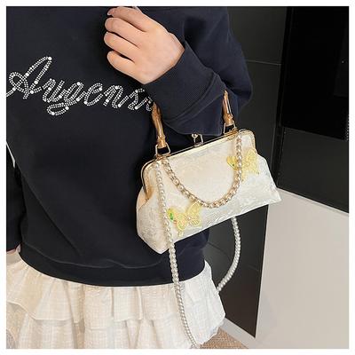 2025 neue Frühling- und Sommer-Nische tragbare kleine quadratische Tasche Perle Schulter bestickter Schmetterling Cheongsam Umhängetasche