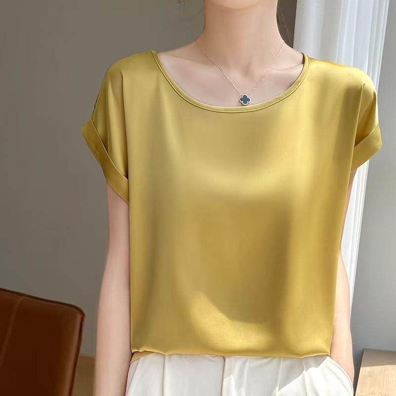 Damen Kurzarm-T-Shirt aus Seidensatin, Rundhalsausschnitt, Unifarben, Lockere Passform, Vielseitig, Schlankmachendes Drapier-Design