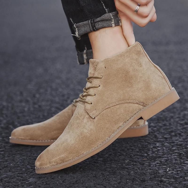 Modische Khaki Chelsea Boots Herren Britischer Stil Wildleder Lederschuhe Herren Spitz zulaufend Herren Anzugsstiefel Hoher Schaft Design Knöchelhoher Stiefel