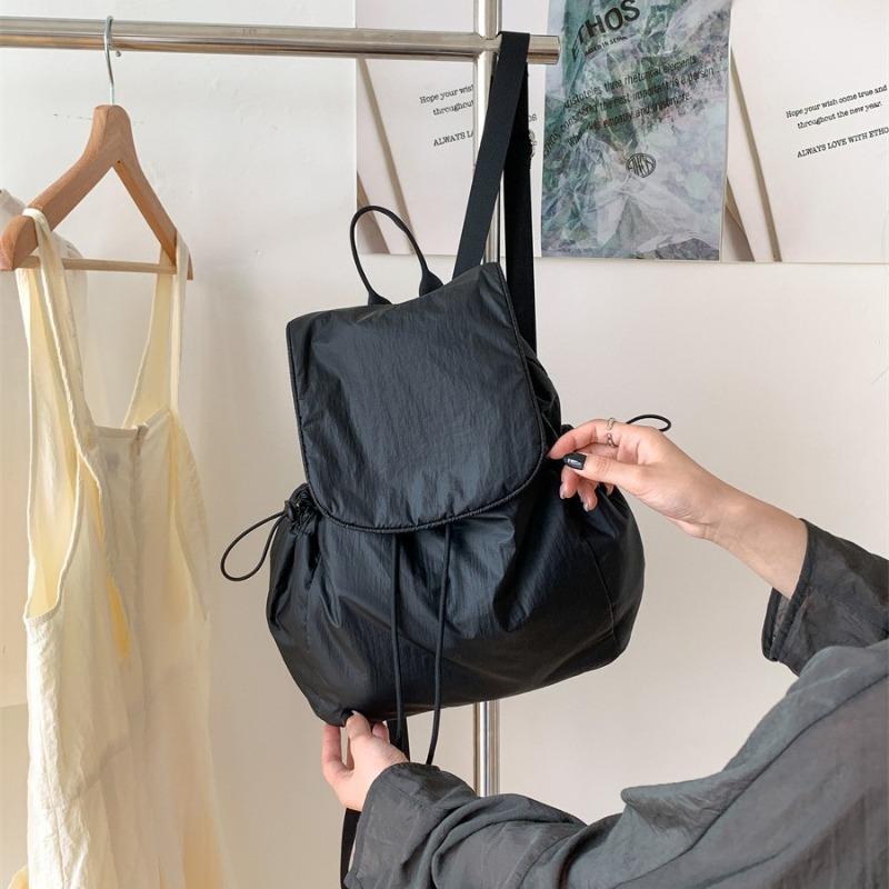 Commuter Bag Women's Niche Simple Flip Backpack Women's Large-capacity Travel Leisure Drawstring Backpack