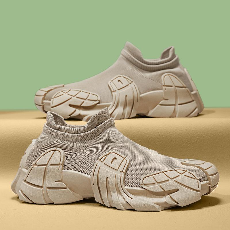 2025 New Men's Solid Color Sneaker Breathable Slip-On Mesh Sneakers Lightweight Outdoor Hiking Shoes Summer Outdoor Casual Wear