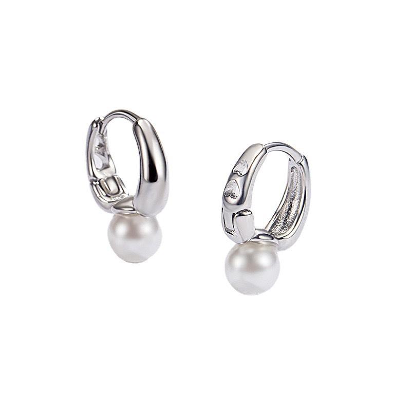 

Elegant French Minimalist Pearl Ear Cuffs - Luxurious Vintage-Inspired Hoops
