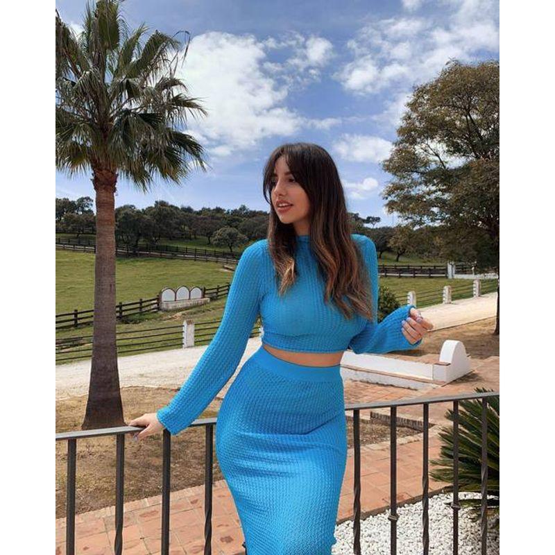 

Комплект вязаной блузки с вырезами и длинной юбки, вязаный костюм-юбка с ажурной вязкой Sky Blue S