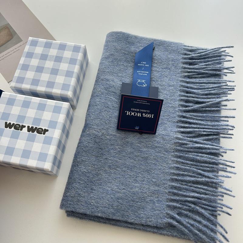 Minimalist Wool Scarf: Soft, Korean-Inspired, Versatile, Solid Color, Warm, and Glutinous.