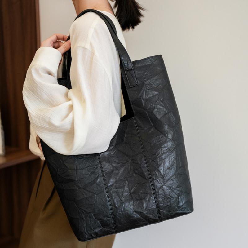 Women's Winter Tote Bag Vintage Fashion Large Capacity Premium Underarm Bag Niche Design Bucket Handbags