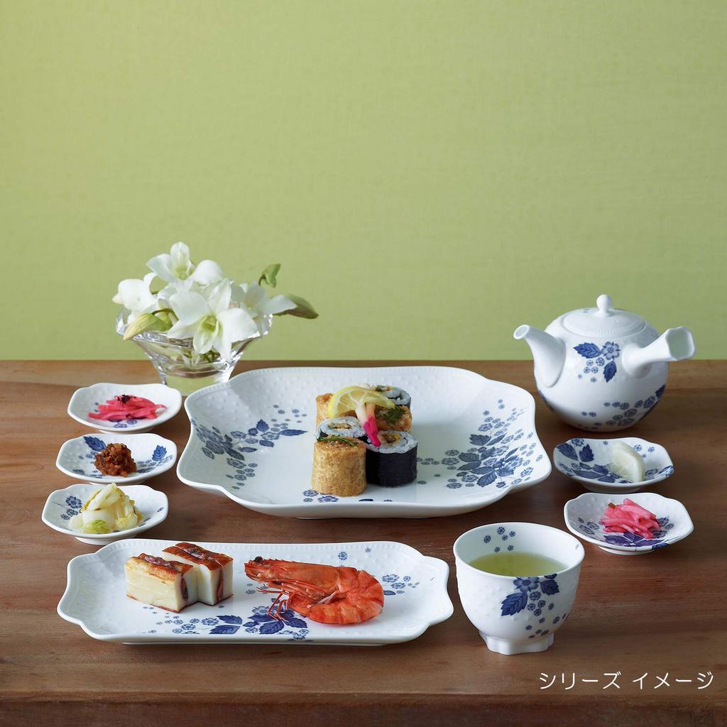 Wedgwood Strawberry Bloom Indigo Japanese Wedding 40000823 [Officially Imported] Teacup, Gift,