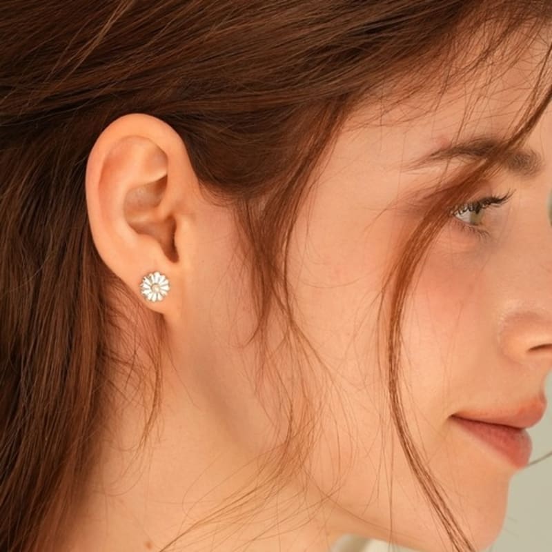 BELLOOGGI Daisy Pearl earring(S) Daisy Freshwater Pearl Earring