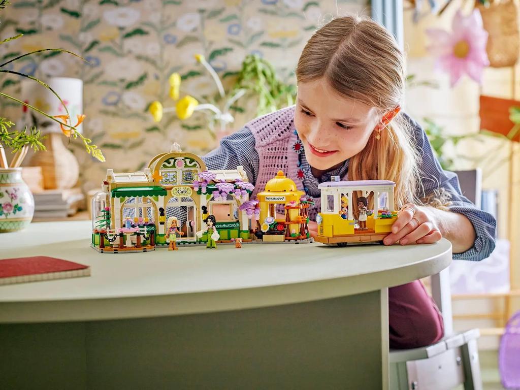 Lego Friends 42671 - Green Café And Flower Shop