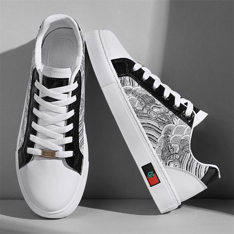 Spring New Shoes for Men Leather Casual Shoes Trend Pattern Flat Skateboard Shoes Youth Street Cool Lace-up Sneaker