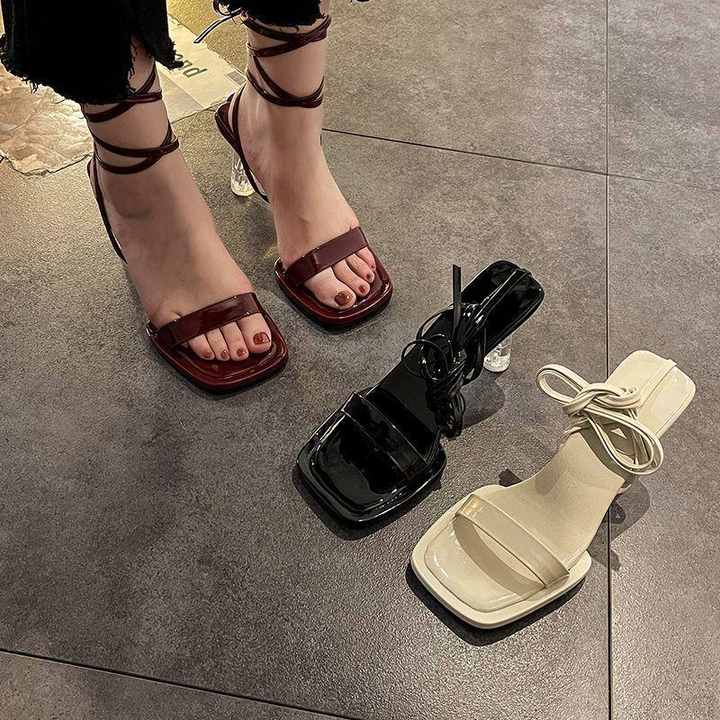 Mode lässig europäischer und amerikanischer Stil Internet-Star super Fee Jahresarmband Sandalen Dameneinzelne Schuhe hohe Absätze Knöchel Sommer
