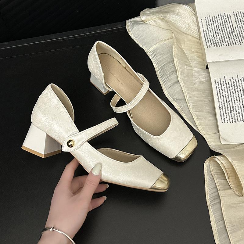 

Mary Jane shoes women with skirt Hepburn style thick heel high heels French retro fairy style sweet gentle single shoes 34