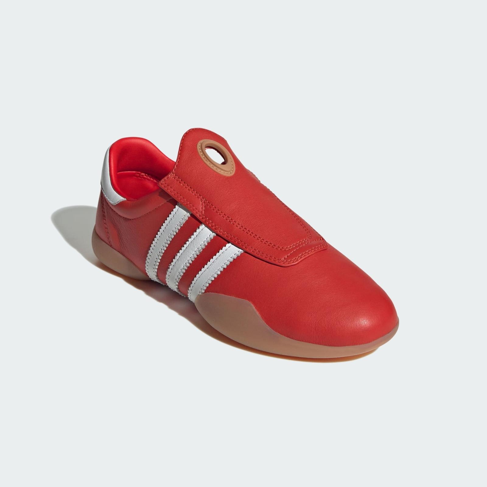 JR2646 adidas Originals Taekwondo Mei Red Cloud White Gum (Women s) 10W