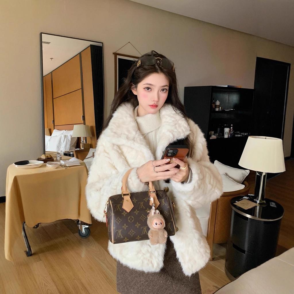 Winter stand-up collar lapel thickened fluffy environmentally friendly flower fox mink small short high-end fur integrated jacket women