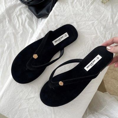 Classic New Flat Bottomed Anti Slip Retro Slippers for Summer Fashionable Retro Suede Minimalist Flip Flops
