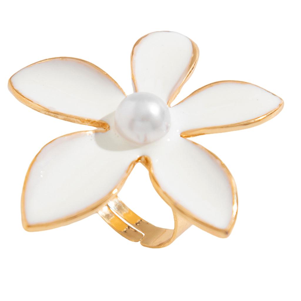 Elegant Big White Flower Ring Adjustable Open Finger Ring for Women Exaggerated Jewelry for Weddings and Birthdays