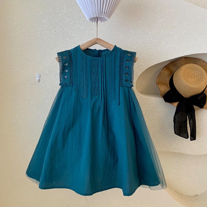 Letní dívčí tyrkysové síťované šití velká sukně bez rukávů krajkové princeznovské šaty