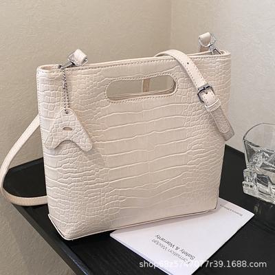 High-end Texture, Fashionable, Versatile Handbag, Women's 2025 New Trendy Temperament Shoulder Bag, Crossbody Bucket Bag