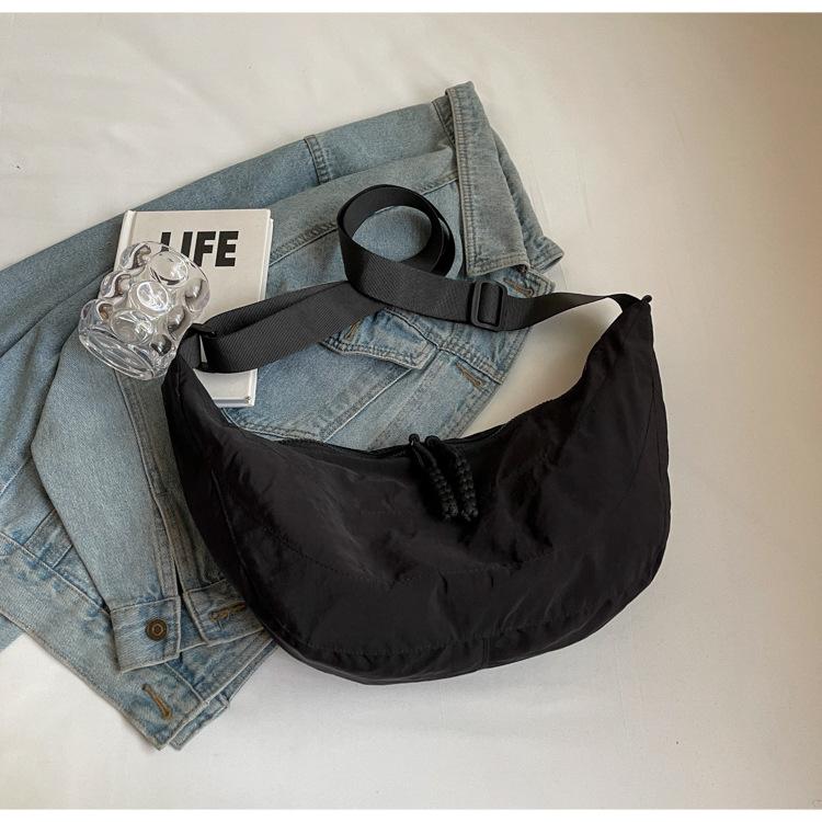 Korean version diagonal span bag Harajuku large capacity shoulder shoulder unisex dumpling bag crescent nylon underarm shoulder bag