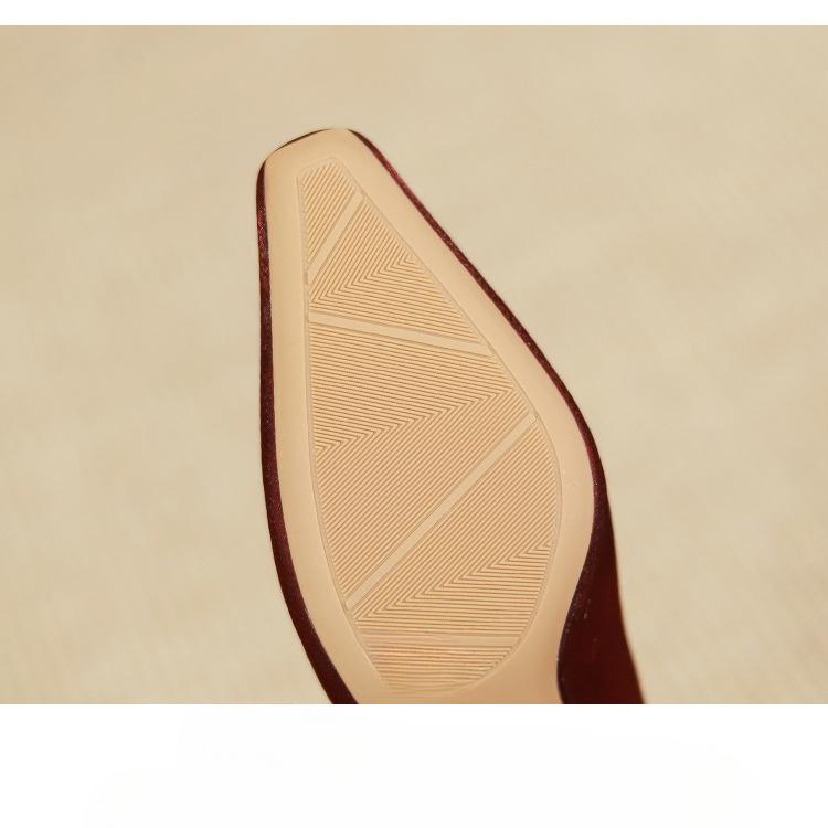 Französische Satin-High-Heels, dicke Absätze im Feenstil, rote Hochzeitsschuhe, kleine Temperamentschuhe mit quadratischer Spitze